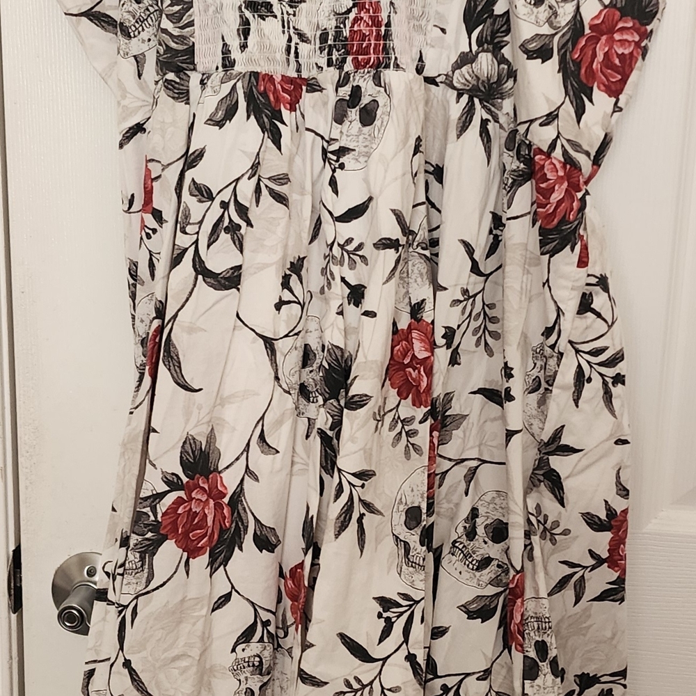 Floral Skull Print Dress - Picture 3 of 4